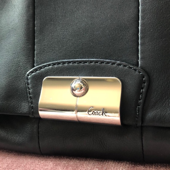 Coach wristlet - Picture 3 of 7